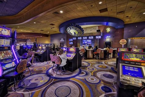 Isle of Capri Casinos .